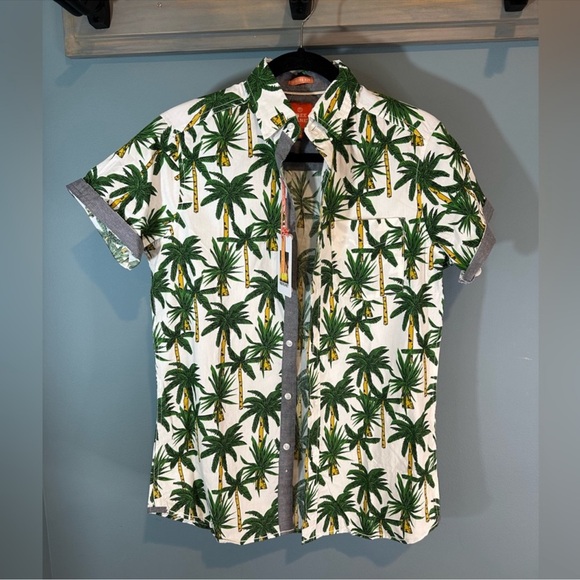 Free Planet Printed Poplin Short Sleeve Button Up Shirt in Tropical Palms Print - Picture 5 of 9
